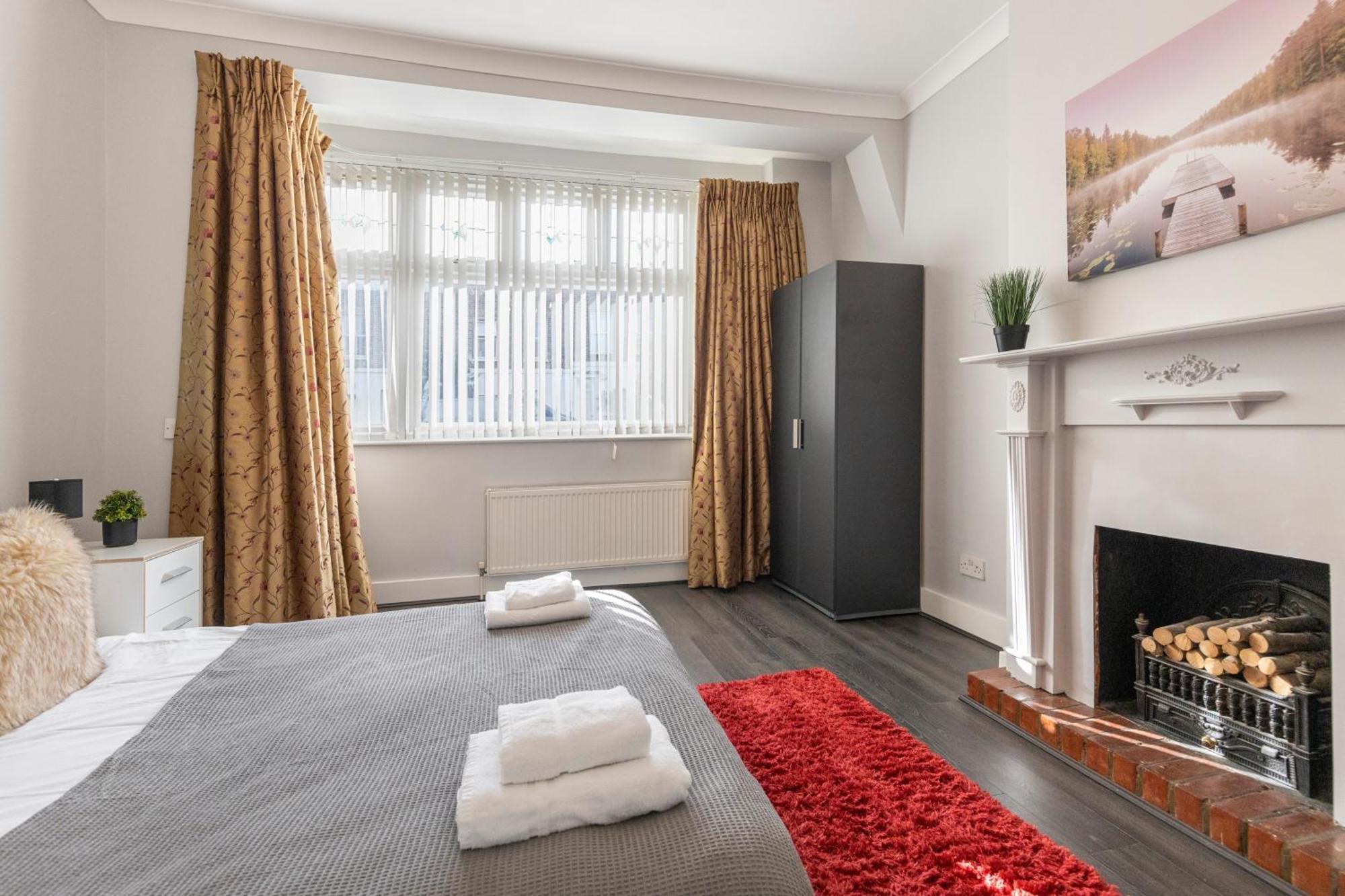 Chrystal Palace Stays With Free Parking Lambeth London Exterior photo